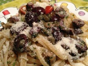 Linguine olive e capperi con parmigiano