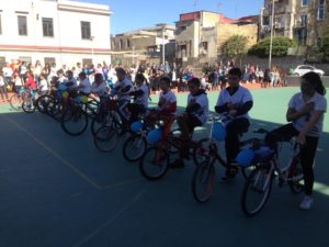 studenti in bicicletta